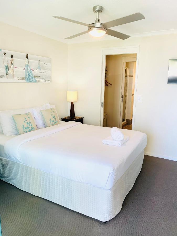 סרפרז פרדייז Emerald Sands Holiday Apartments מראה חיצוני תמונה