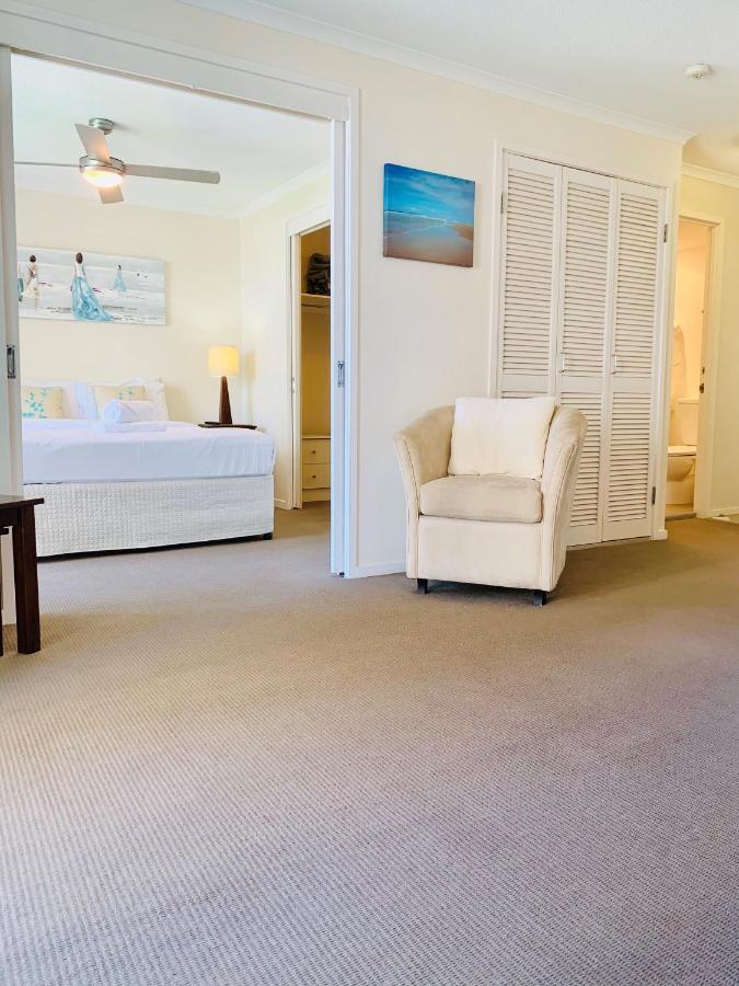 סרפרז פרדייז Emerald Sands Holiday Apartments מראה חיצוני תמונה