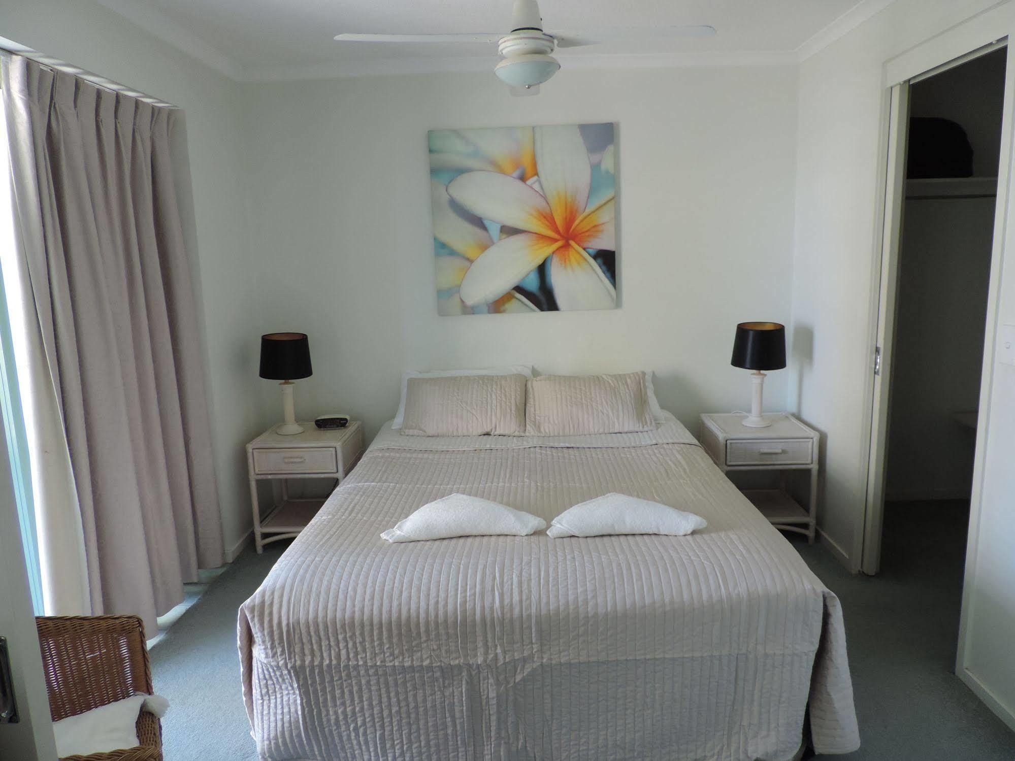 סרפרז פרדייז Emerald Sands Holiday Apartments מראה חיצוני תמונה