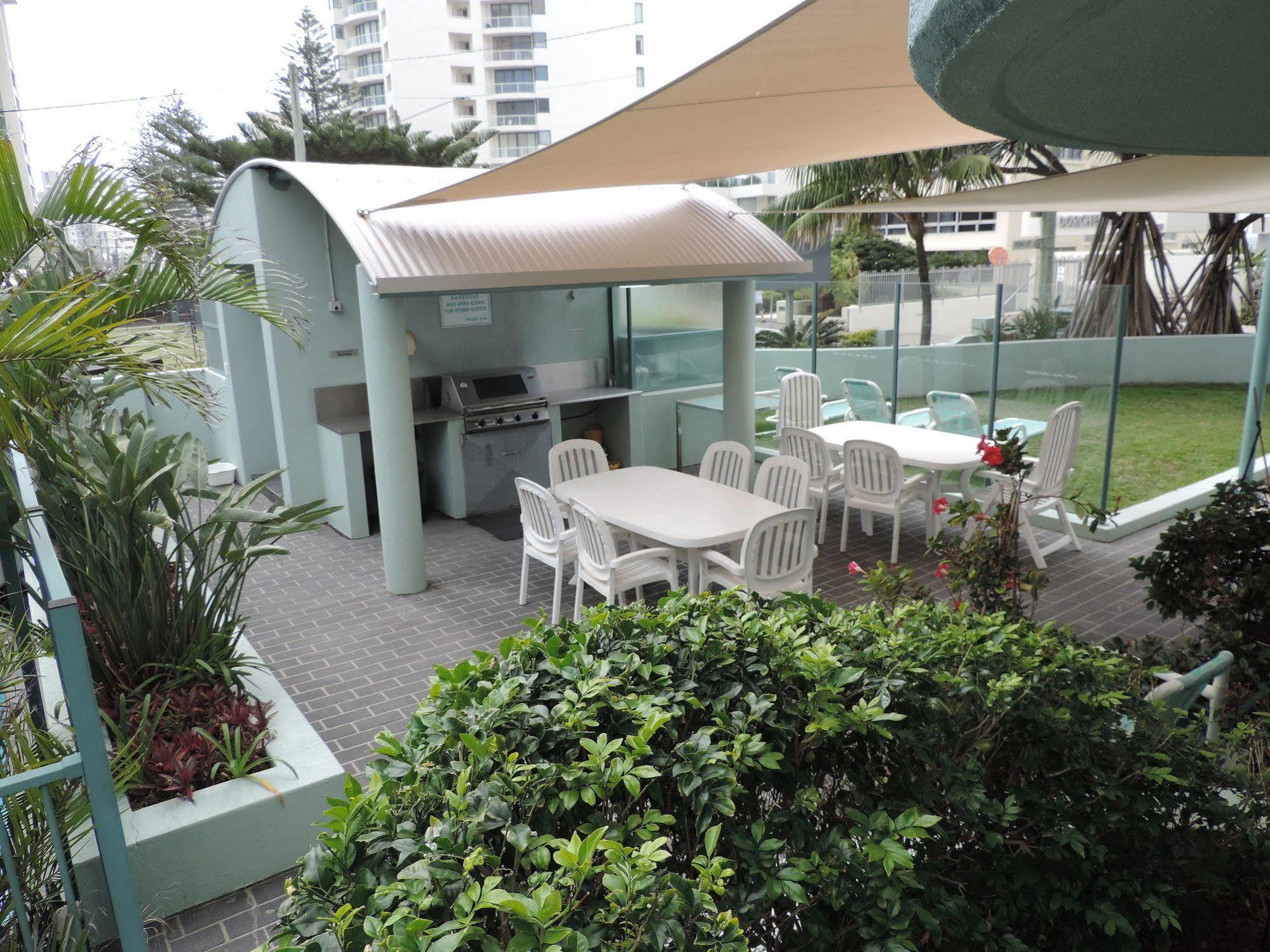 סרפרז פרדייז Emerald Sands Holiday Apartments מראה חיצוני תמונה