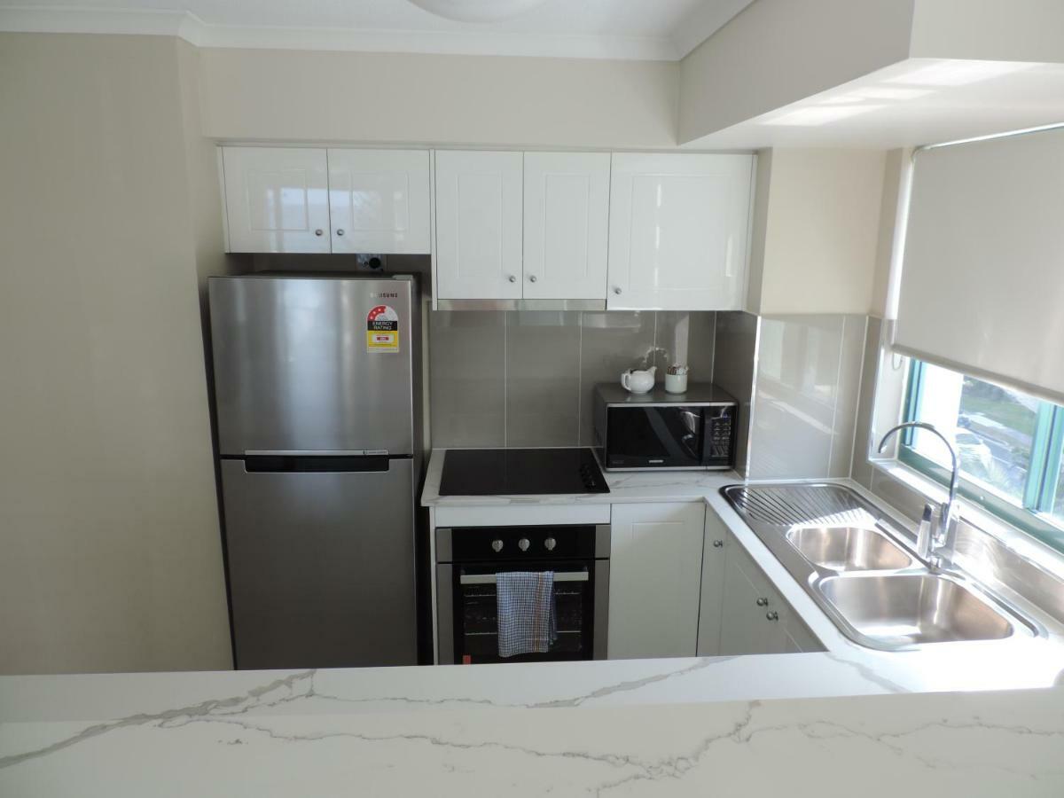 סרפרז פרדייז Emerald Sands Holiday Apartments מראה חיצוני תמונה